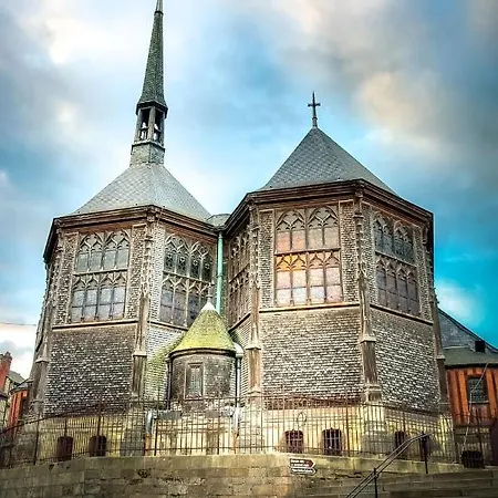 Au Coeur De Sainte Catherine Онфлер
